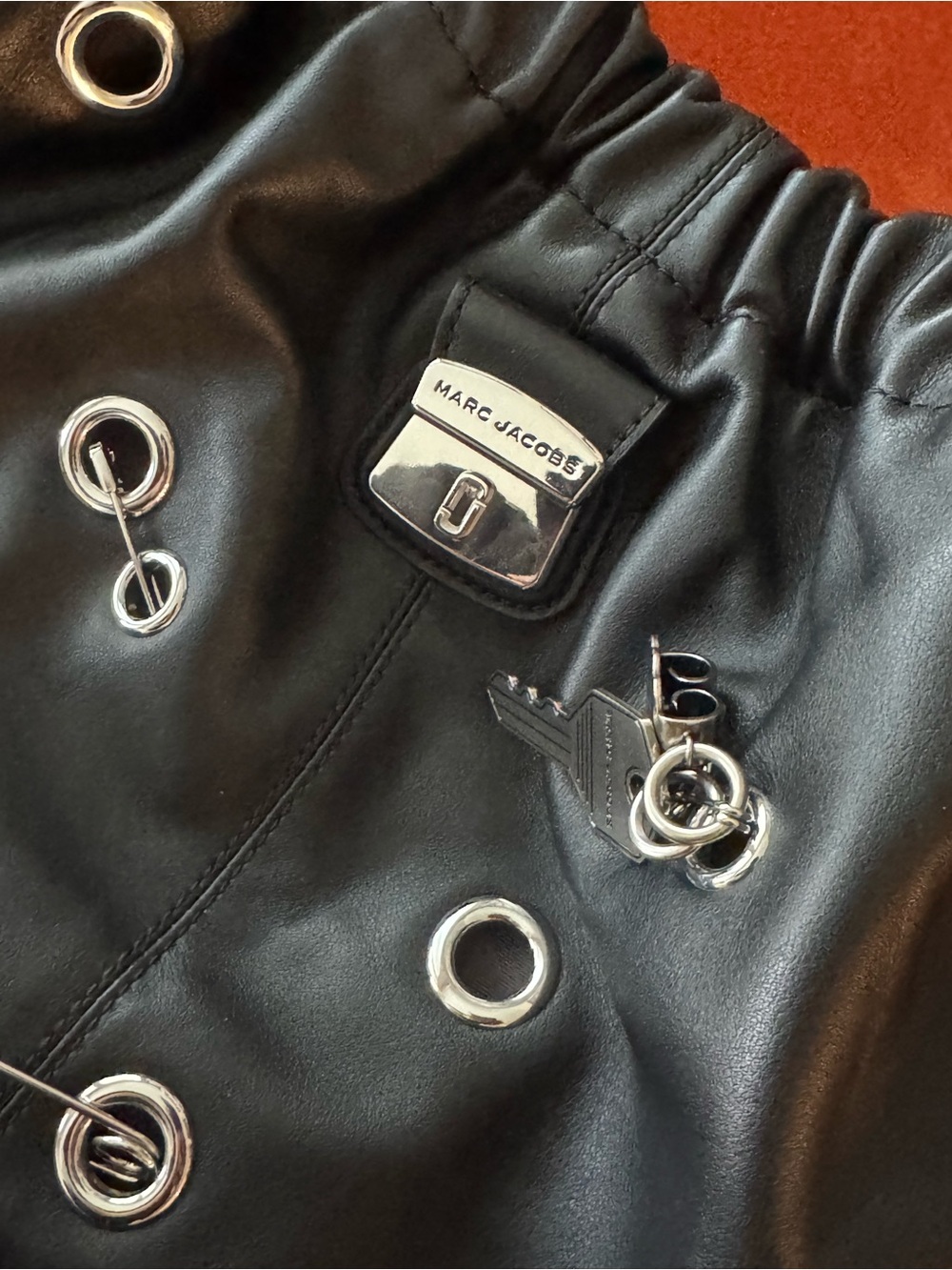 SOLD OUT LE Marc Jacobs Cristina Grommet Tote - Picture 2 of 7